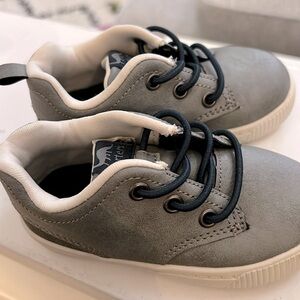 Toddler shoes Carter’s size 6